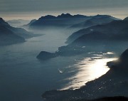 20 Vista controluce sul Lago di Como 